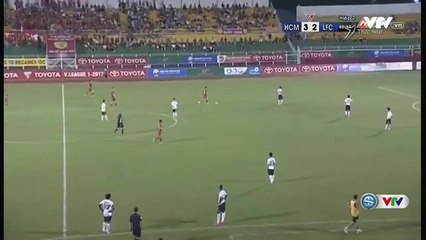 Phản đối trọng tài để mặc đối thủ ghi bàn - Chuyện chưa từng có ở V-Leage