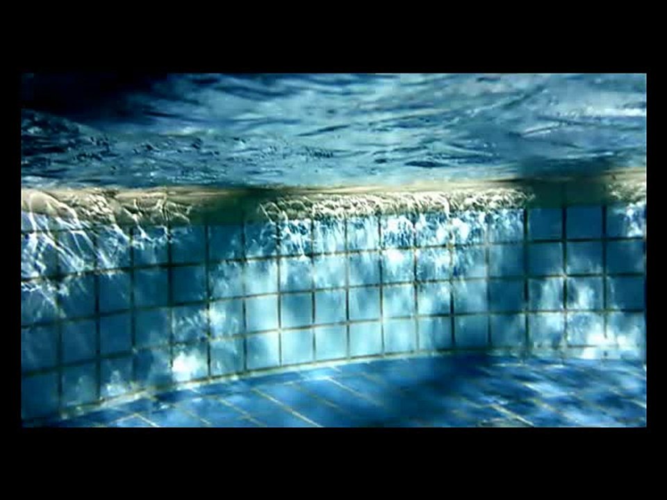 Rutsche im hallenbad