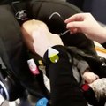Danemark: Grâce à des lunettes spéciales, un bébé découvre le visage de ses parents pour la 1ère fois !