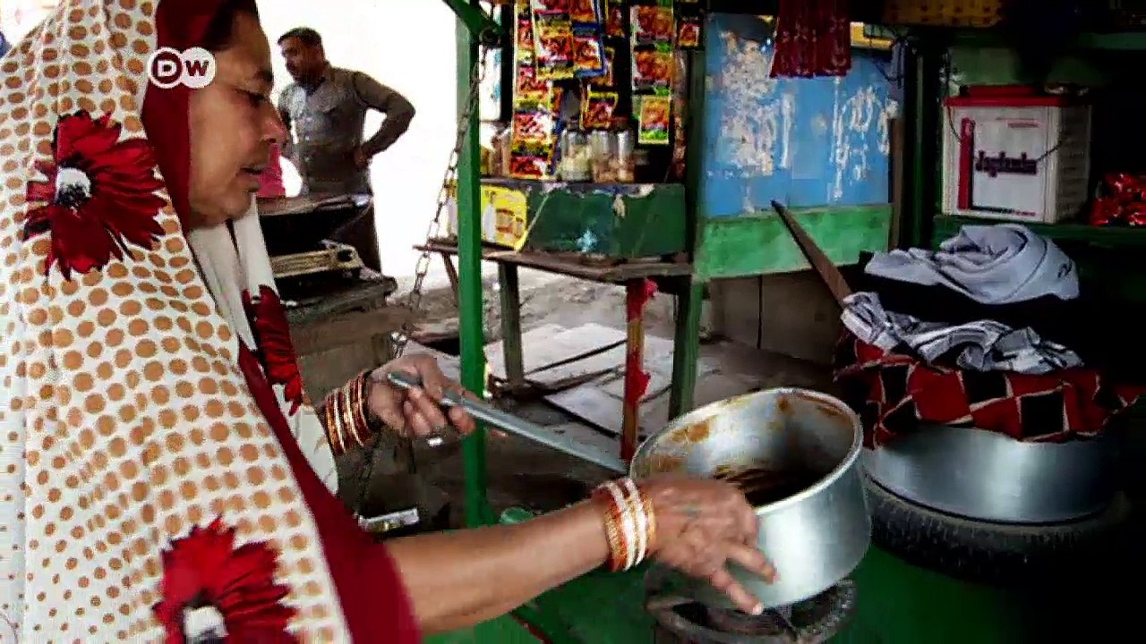 Shanti Devi - LKW-Mechanikerin im Sari | DW Nachrichten