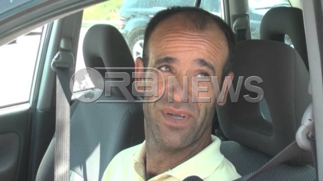 Ora News - Në Fier radhë kilometrike me makina që ikin drejt plazheve të jugut