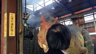 Dinossauros vivos! Parque no Japão mostra fantasias ultrarealistas