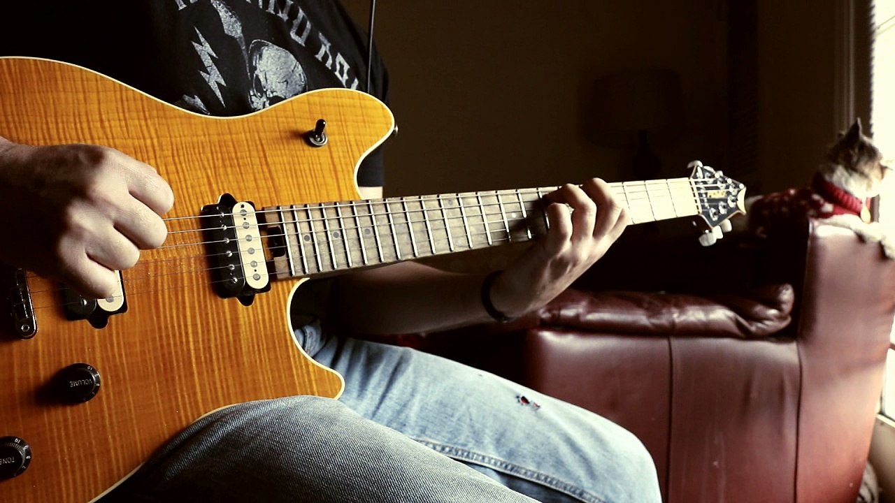 SOMETIMES, BESIDES A GUITAR, ALL WHAT WE NEED IS A SMARTPHONE TO MAKE MUSIC