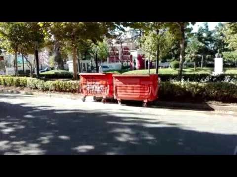 Report TV - Kazanët e plehrave në Tiranë marrin emra deputetësh