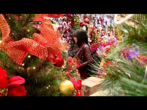 Pasar Atom Surabaya Diserbu Pembeli Pernak Pernik Natal - NET12