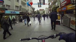 Trafikte Bisiklet Eğlencesi (İzmir) | www.kasimpasabisiklet.com