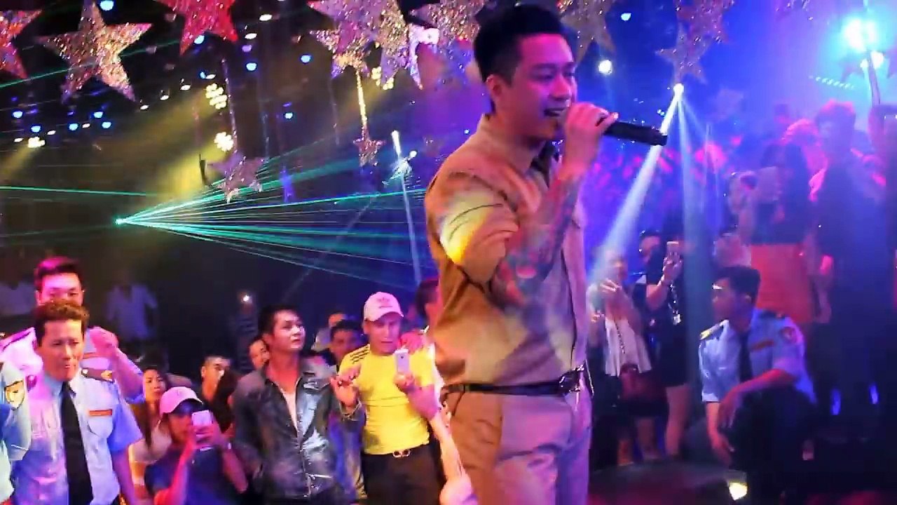 Ca sĩ Tuấn Hưng làm các Fan phát cuồng tại Havana Club Nha Trang