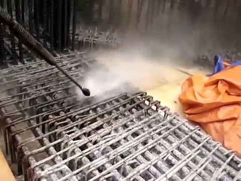 LÀM SẠCH LỚP BÊ TÔNG BÁM DÍNH TRÊN CỐT THÉP CÔNG TRÌNH XÂY DỰNG HOT LINE - 0903374875