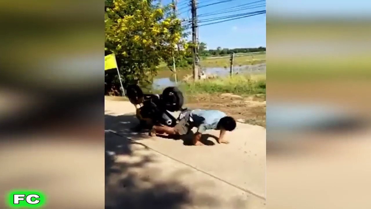 Best FAILS & Funny Videos 2017 Compilation (3)