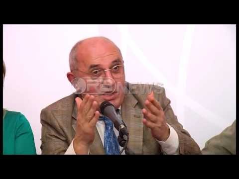 Ora News – “Ëndrra e doktorit”, Besnik Mustafaj provokon e satirizon përmes groteskut