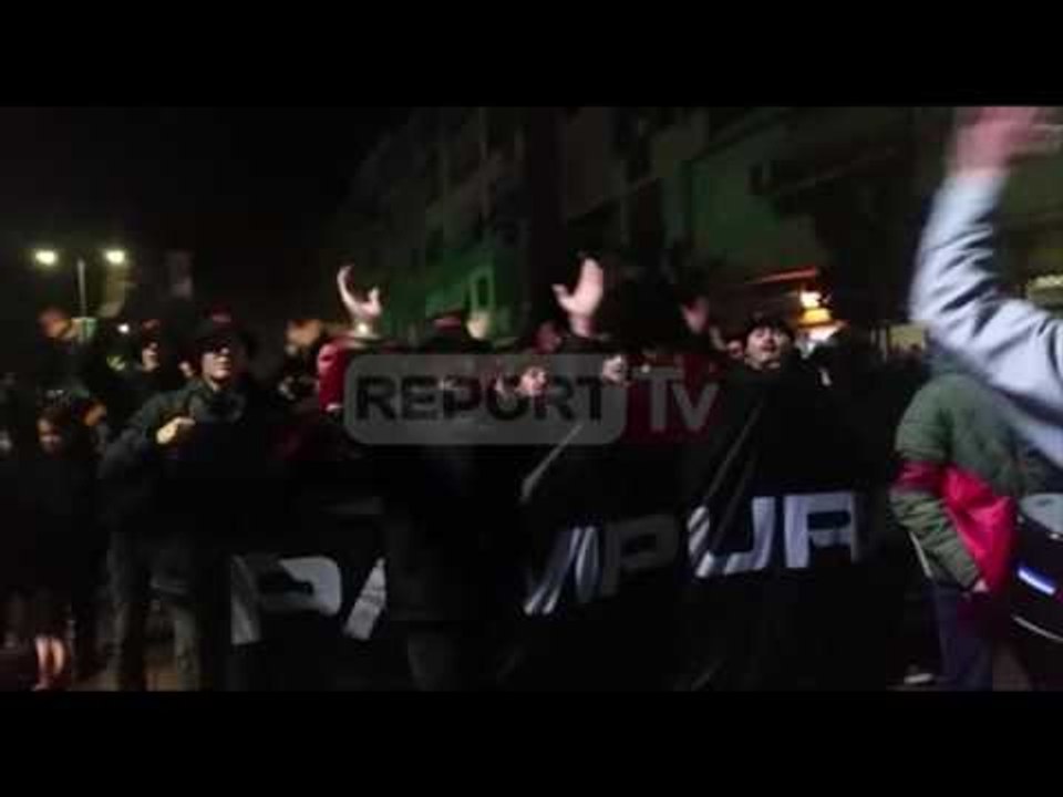 Report TV - Atmosfera në Elbasan para ndeshjes