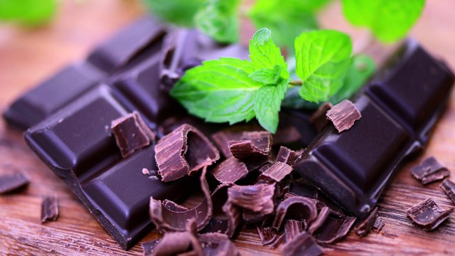 Le chocolat noir et ses effets sur le corps humain الشوكولاتة السوداء و منافعها( vidéo copiée)