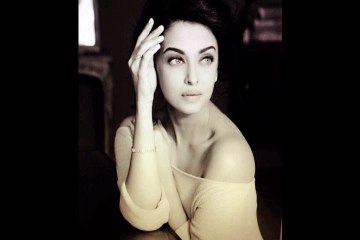 Airaadna(Kora Kagaz)sang with Lata gee and  tribute to Kihora Da