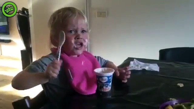 Un futur dictateur, c'est certain! Flippant le gamin