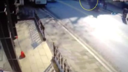 İstanbul) Cep Telefonu Hırsızlığı Kamerada