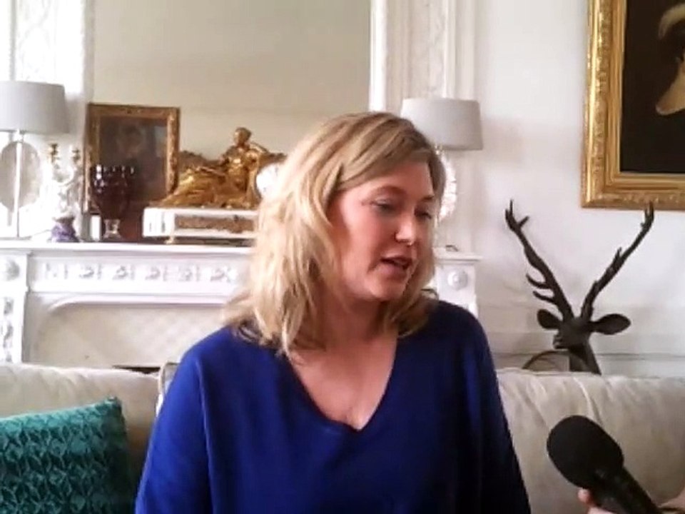 Cécile Bois sur le tournage de "Meurtres à Sarlat"