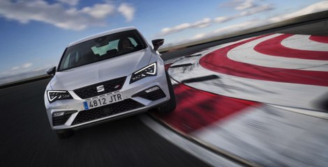 Descargar video: VÍDEO: Así se presenta el nuevo Seat Léon Cupra 2017 con 300 CV