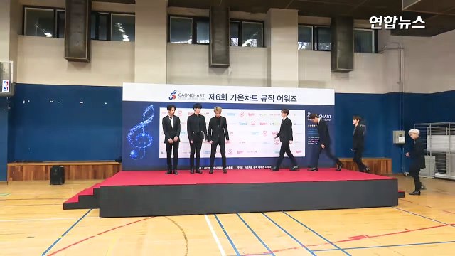 GOT7(갓세븐) Gaon Chart KPOP Awards Red Carpet (Hard Carry, 가온)