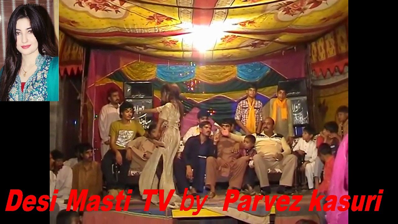 mujra dance in pakistani punjabi wedding 2012 new part 2_1