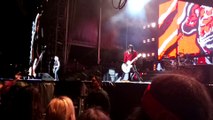 Guns N' Roses - Arms Around A Memory/Attitude - Melbourne Australia Feb 14 2017