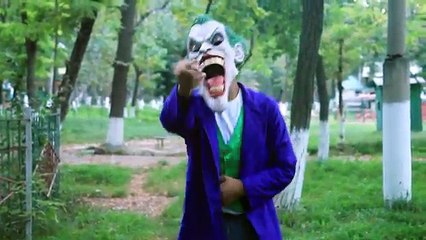 Spiderman Vs El Pato Vs Hulk Vs Joker Vs Venom! Divertida Película De Superhéroes En La Vida Real