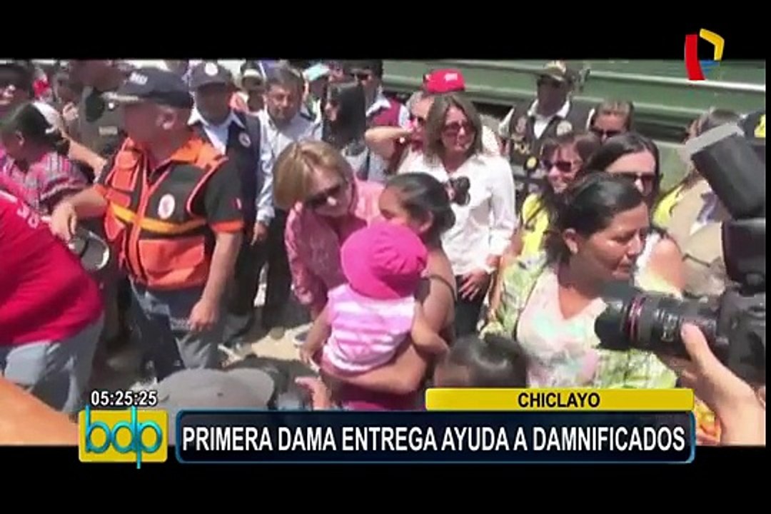 Chiclayo: primera dama entrega ayuda a damnific...
