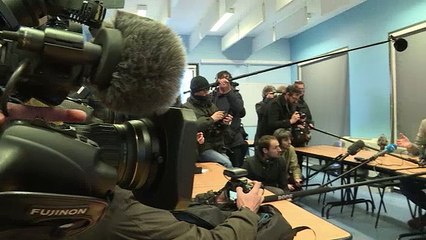 Marine Le Pen réagit aux gardes à vue de deux de ses proches