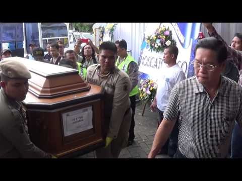 Jenazah Pramugara AirAsia QZ8501, Wismoyo Ari Pambudi, Tiba di Rumah Duka -NET5