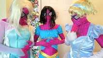 La Princesa de Disney MEGA Bolera Embarazo! Spiderman vs Congelado Elsa Rapunzel, Bromista, Aur