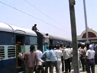 SEE WHAT HAPPENS WHEN A PERSON TOUCHES HIGH TENSION WIRE