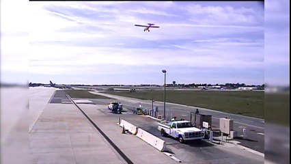 Vidéo : Harrison Ford frôle la collision avec un avion de ligne