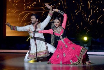 Sanaya Irani & Shakti Arora Janam Janam Performance