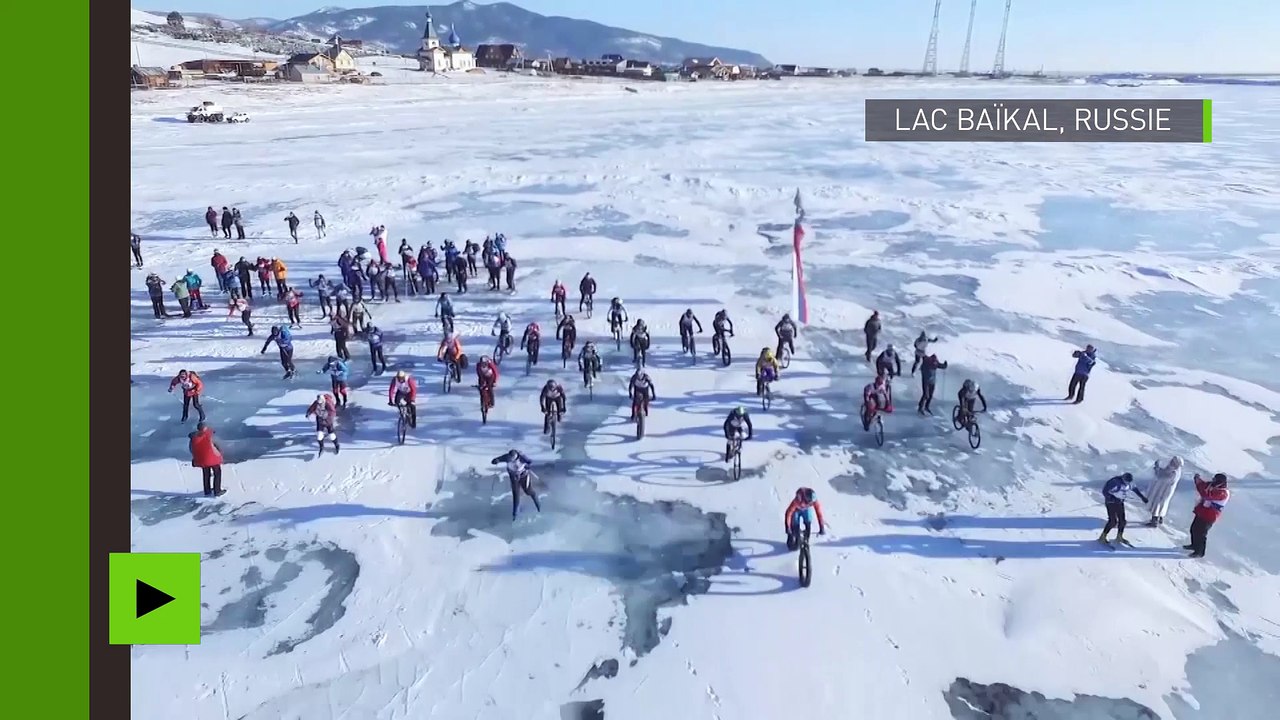En patins à glace et en vélo, ils ont bravé la «Tempête glaciale» de 205 km sur le lac Baïkal