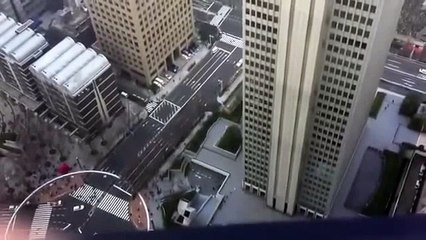 Terremoto de vista de um arranha-céus(Japon)