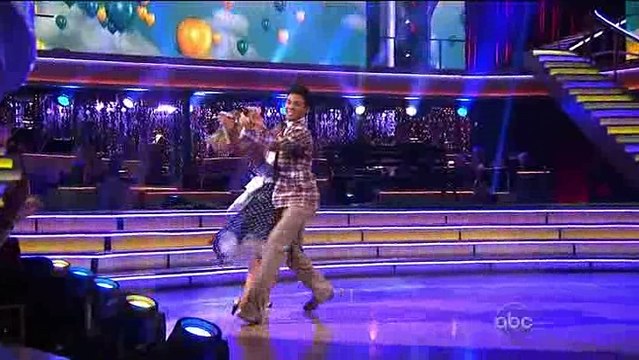 Roshon Fegan & Chelsie Hightower - Foxtrot