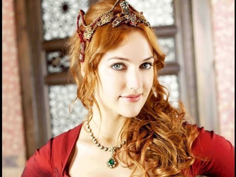 Top 10 Most Beautiful Muslim Women In The World  ✔