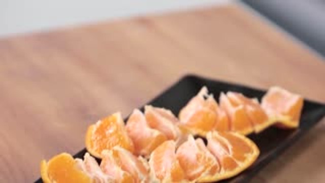 Mandarin Orange Peeling Hack