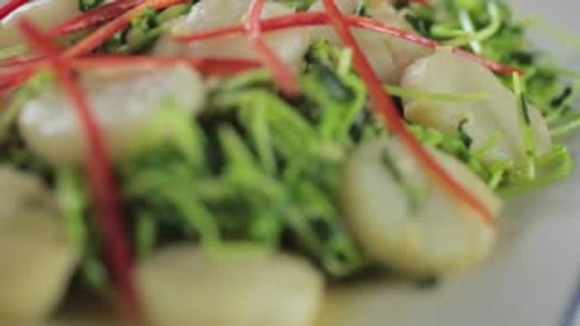 Stir-Fry Dou Miao With Scallops