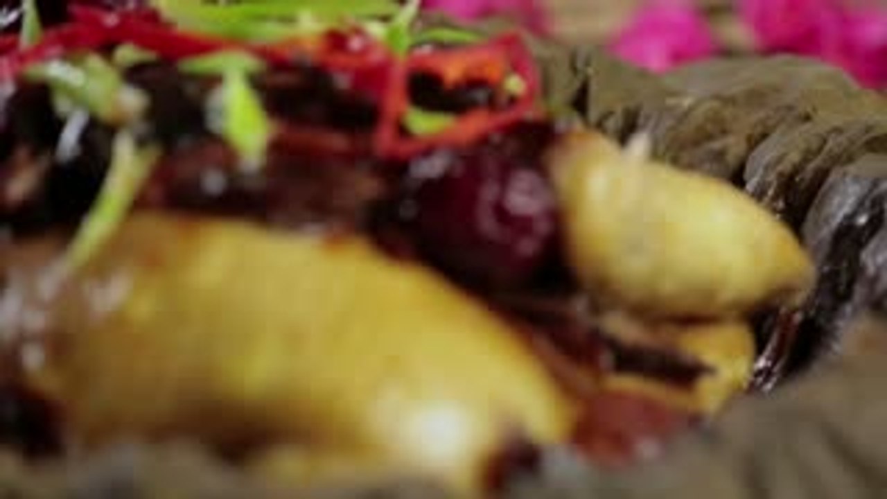 Steamed Pasar Chicken With Chinese Sausage And Lily Flower