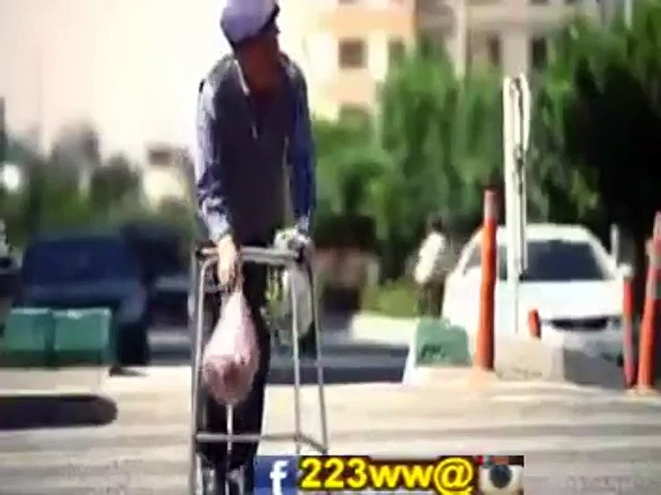 مقطع جميل عن مساعدة المحتاجين