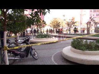 Report TV - Maskat grabisin me armë një bankë pranë "21 Dhjetorit"