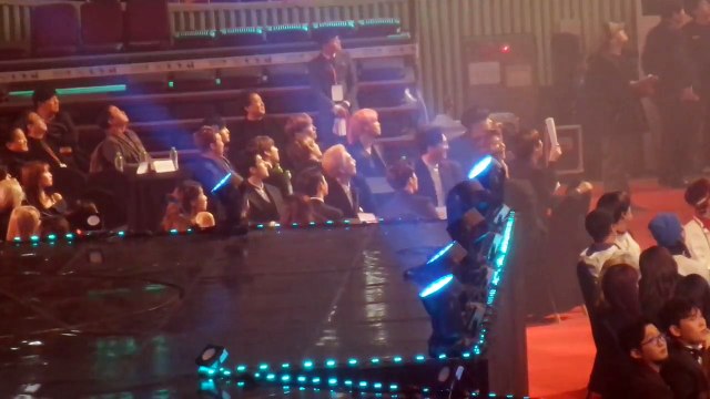 170222 EXO BTS Reaction to GFRIEND Win (Digital Award) @ Gaon Chart KPOP Award 2017