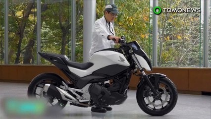 Honda revela motocicleta com auto-equilíbrio na CES 2017 em vegas.