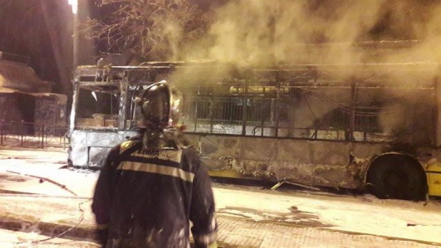 PA KOMENT: Kaos në Athinë - Top Channel Albania - News - Lajme