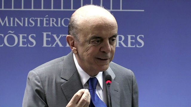 Canciller de Brasil José Serra renuncia por problemas de salud