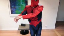 Spiderman y Bromista Superhéroe de juegos de Batalla En la Vida Real