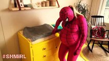 PINK SPIDERGIRL BATH TIME vs SPIDERMAN Bubble BathTime - Fun in Real Life Superhero Movie