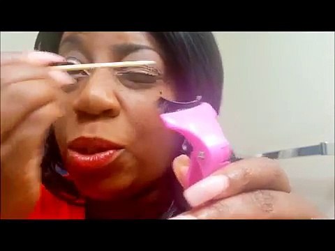 For Beginners: Learn How to Apply Strip Eyelashes in Three Easy Steps