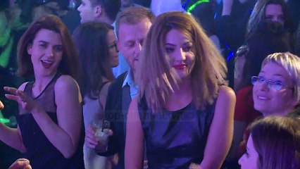 Descargar video: Festa e familjes së madhe; Top Channel mbush 15 vite - Top Channel Albania - News - Lajme