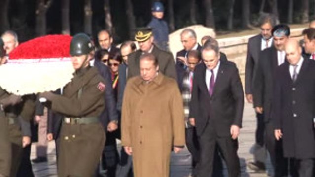 Ankara) Pakistan Başbakanı Navaz Şerif Anıtkabir'de